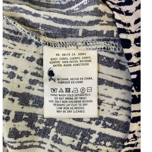 Holding Horses Cream Navy Blue Long Sleeve Button Up Blouse Size 8 - Picture 3 of 4